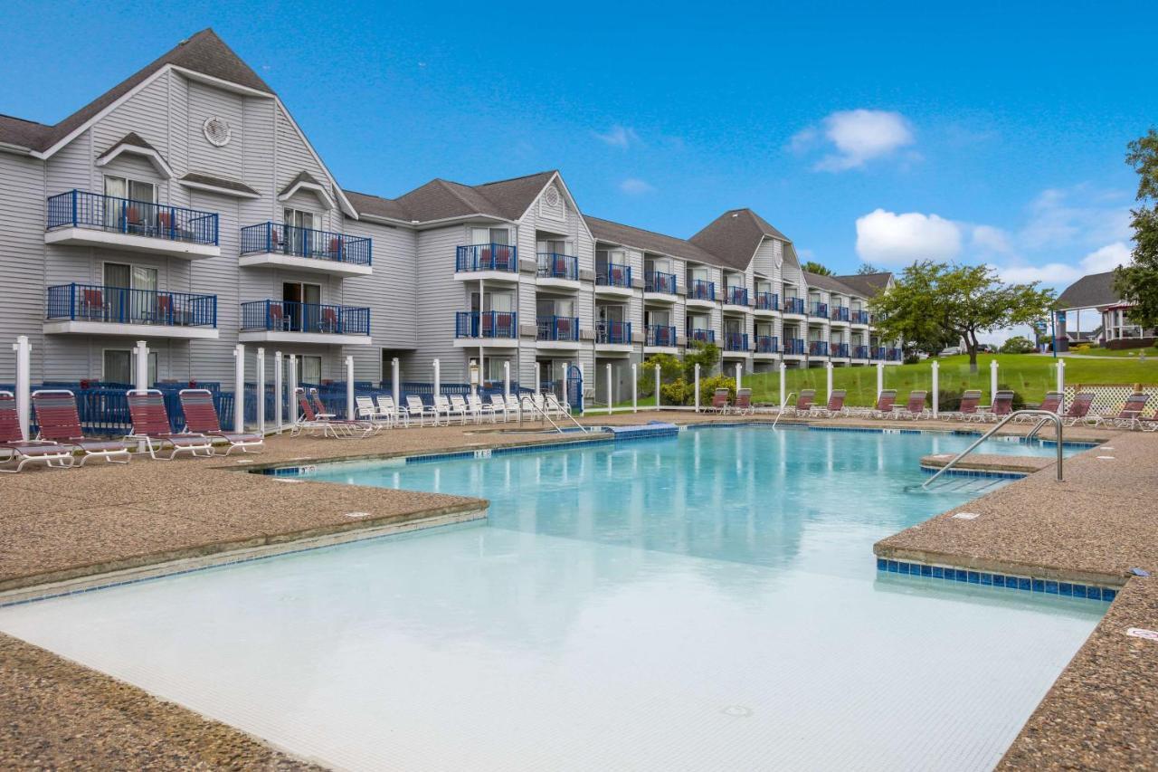 Best Western Harbour Pointe Lakefront Saint Ignace Eksteriør bilde