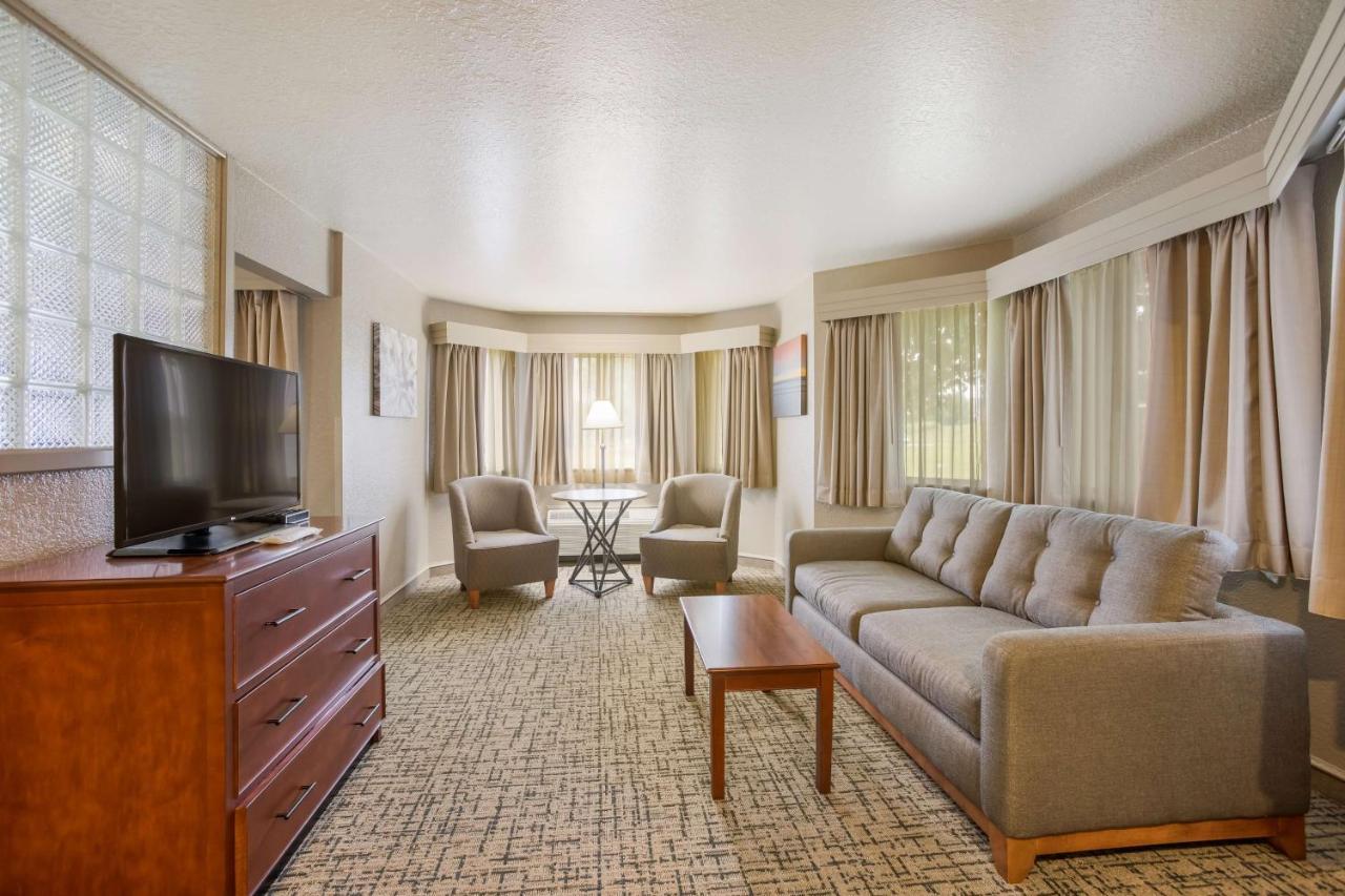 Best Western Harbour Pointe Lakefront Saint Ignace Eksteriør bilde