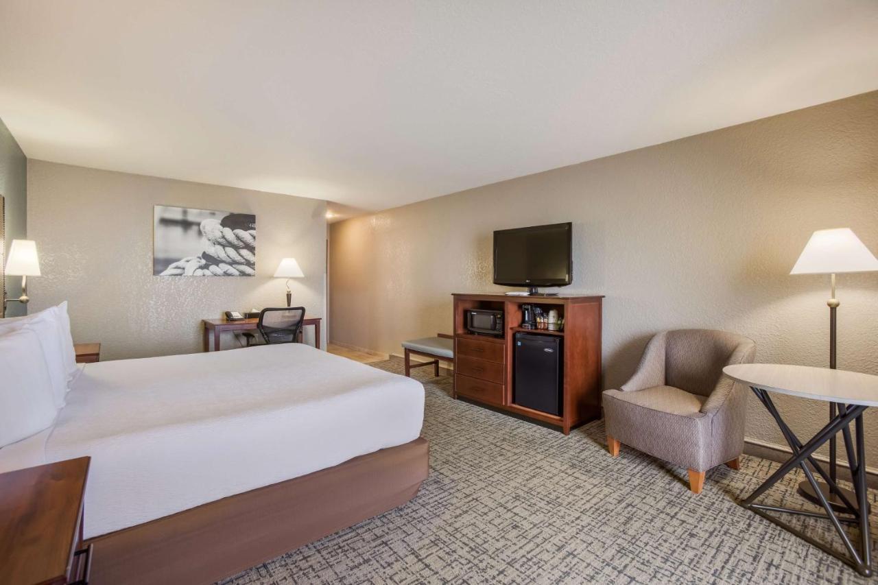 Best Western Harbour Pointe Lakefront Saint Ignace Eksteriør bilde