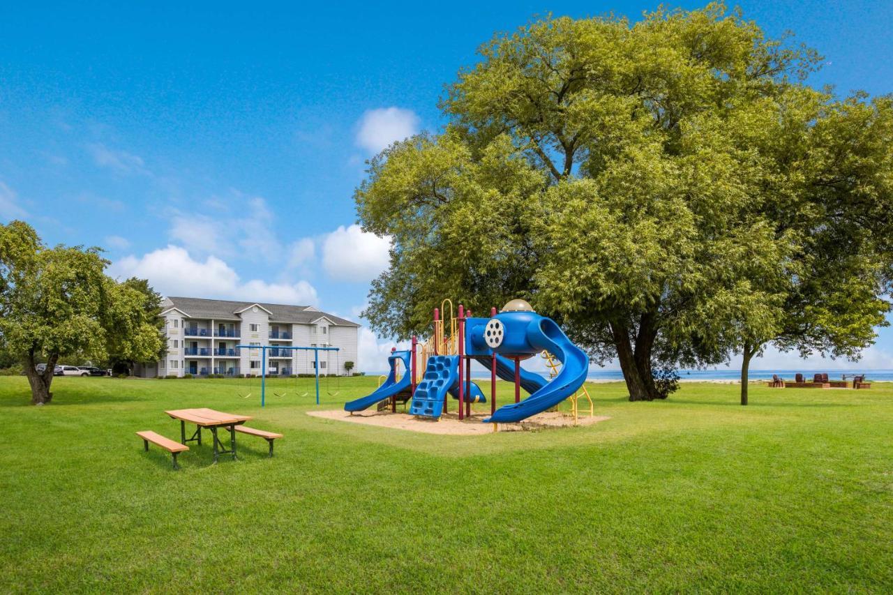 Best Western Harbour Pointe Lakefront Saint Ignace Eksteriør bilde
