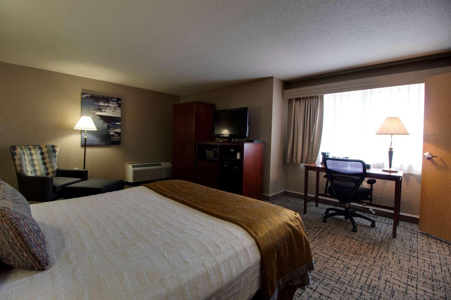 Best Western Harbour Pointe Lakefront Saint Ignace Eksteriør bilde